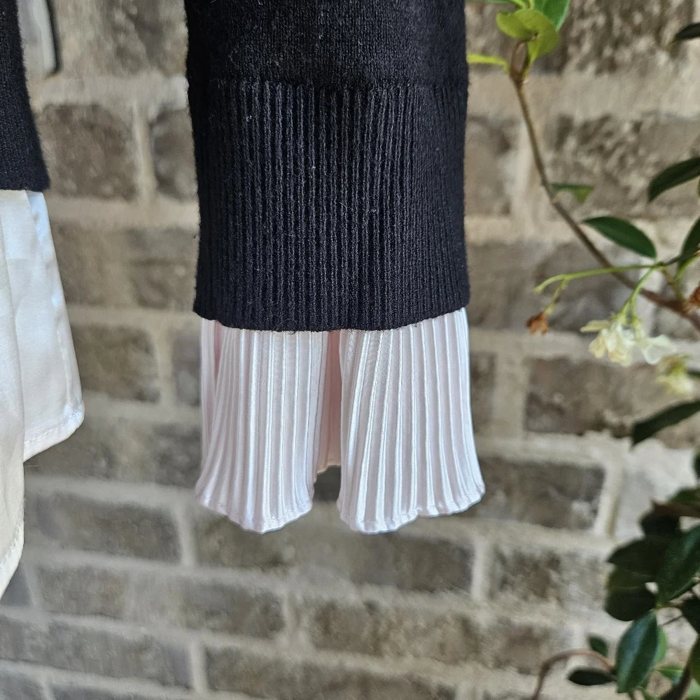 Siani Milano‎ Black Sweater With White Ruffled Trim Size Medium